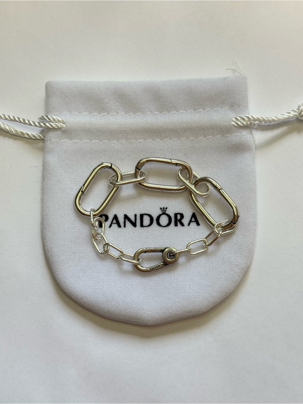 Pandora Bold Link Chain Bracelet
Sterling silver 6.1 inch